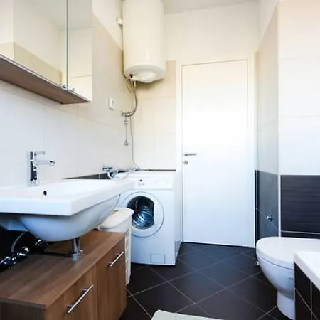 Luxury Eli * Ζαντάρ