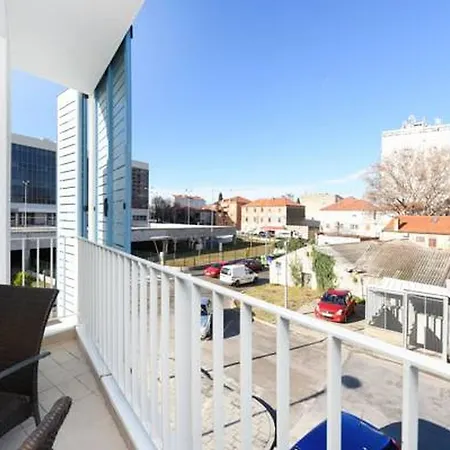 Luxury Eli Apartamento